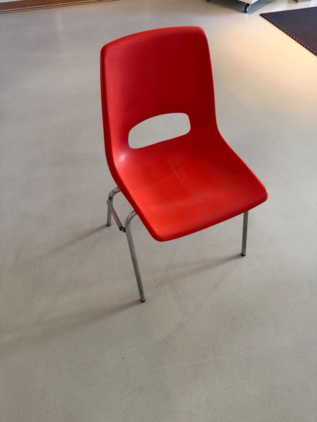Stühle: Stühle (rot) – Gebraucht aus Sissach von epsi16