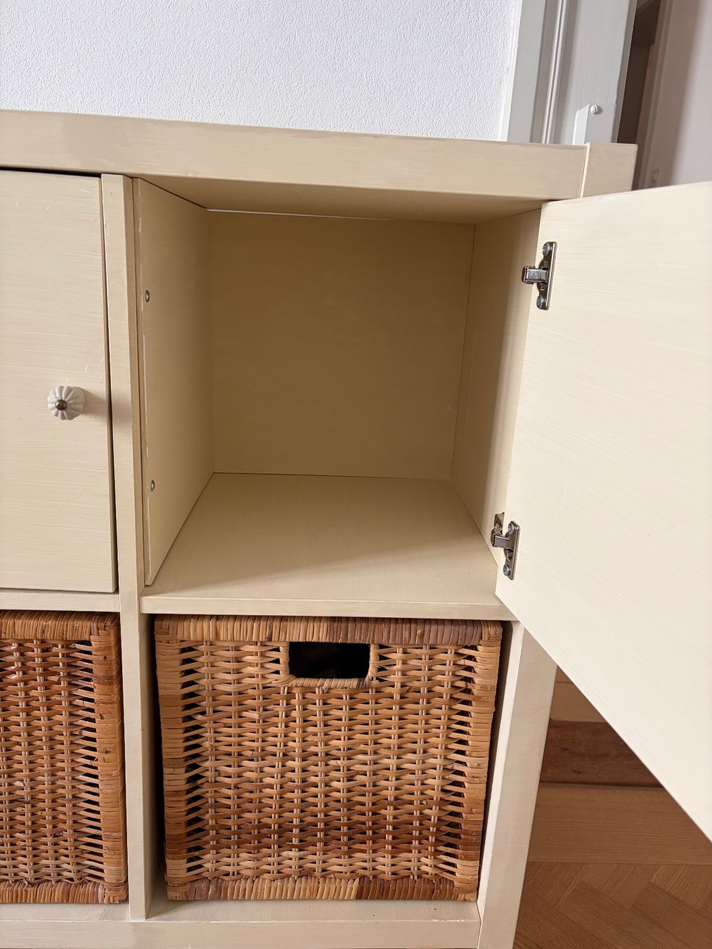 Ikea Regale: Ikea Kallax Shabby Chic Creme – Gebraucht aus Bern von ron_l6jq 2