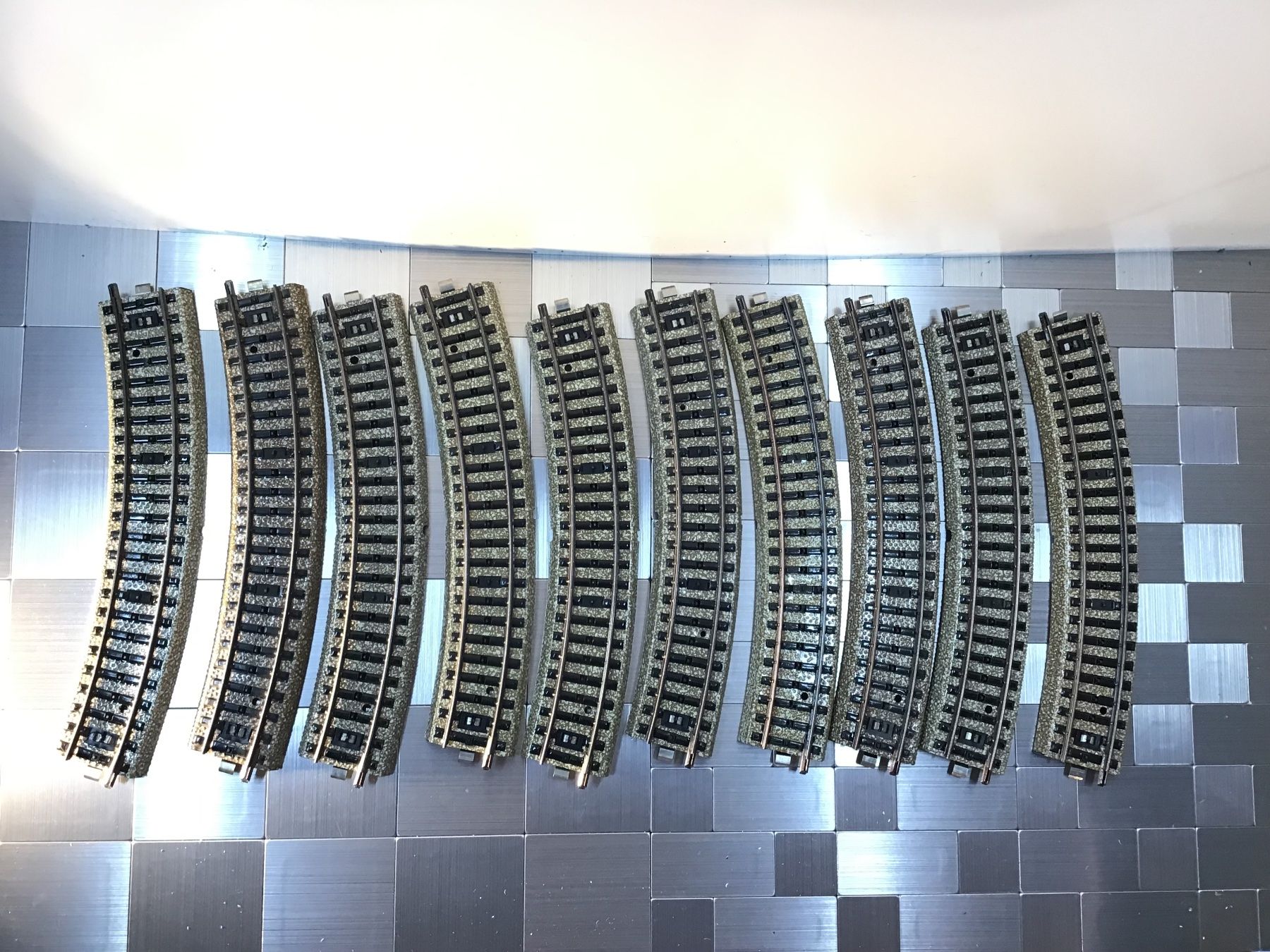 Märklin Modelleisenbahnen: MÄRKLIN  H0 M-GLEIS GEBOGEN  5100  10X – Gebraucht aus Männedorf von Modelle-aller-Art