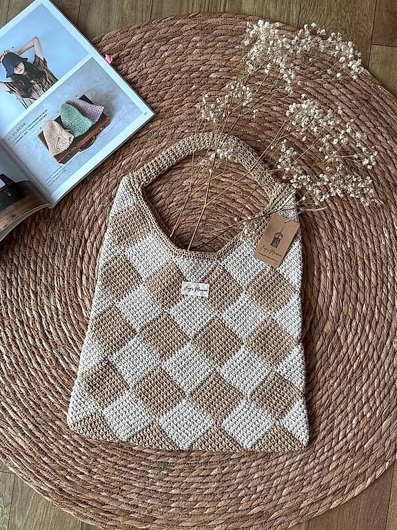 Taschen für Damen: Crocheted Bag Beige Diamond Pattern – Neu und originalverpackt aus Lossy von Jungs_Macrame 1