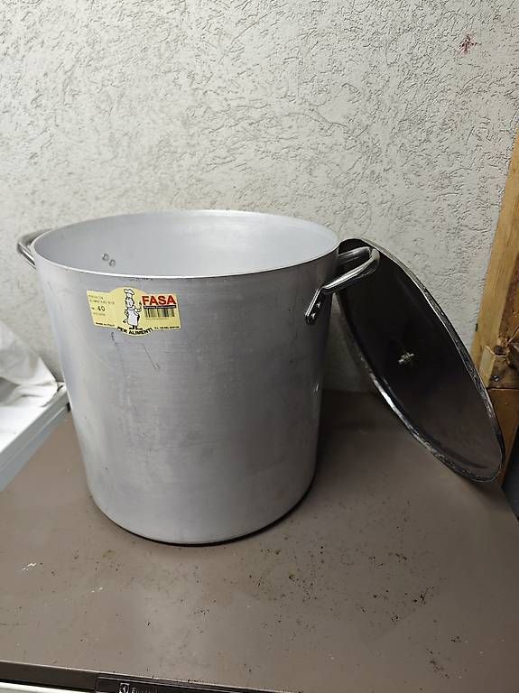 Casseroles: Topf / Pentola professionale marca "FASA" 40cm – D'occasion à Comano par Mary922