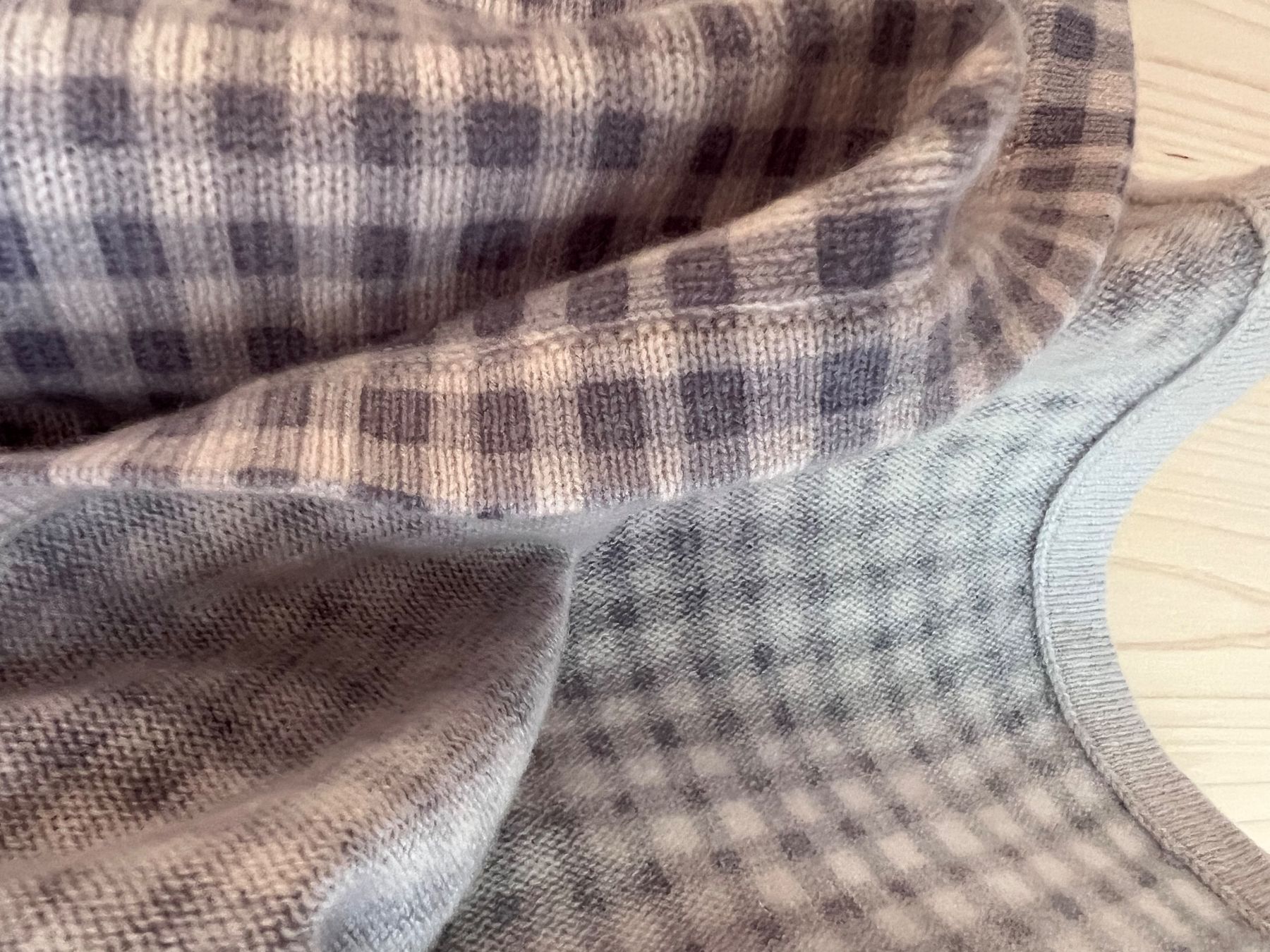 Hemisphere Maglioni & Felpe: Wunderschöner Poncho Pullover *Hemisphere* feinste Wolle – Usato da Uebeschi venduto da 1Anna1 3