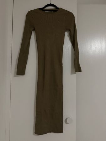 Robe midi côtelée Zara couleur kaki taille S 
