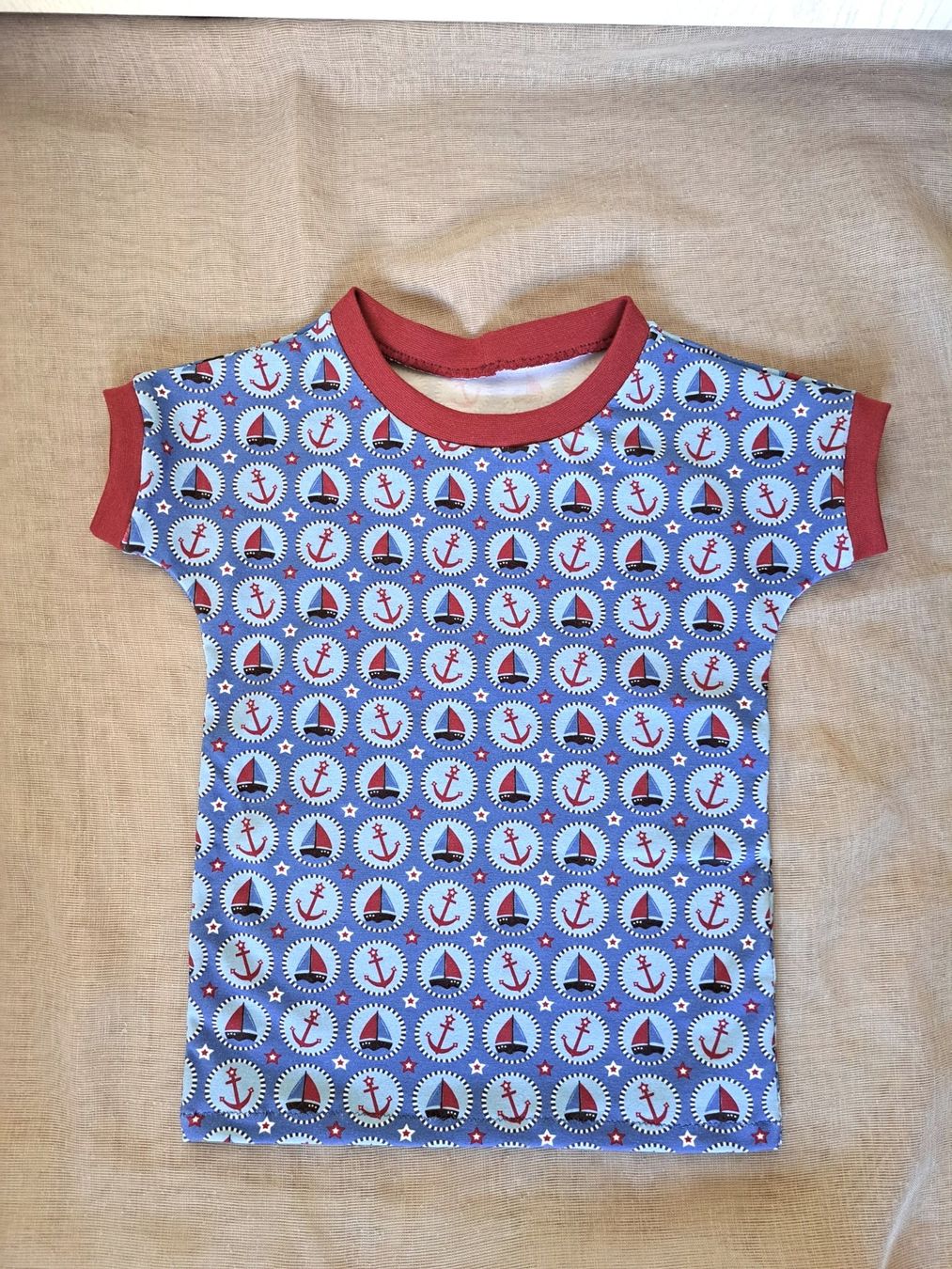 Camicie, T-shirt & Polo: Kinder T-Shirt und Halstüchli – Nuovo e nell'imballaggio originale da Watt venduto da Jessyca1