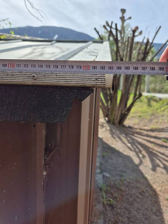 Casette da giardino & serre: 2 cabanons de jardin métalliques – Usato da Granges VS venduto da bon_wws6 4