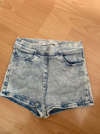 Joli short en jean stretch 30-32 ou xxs