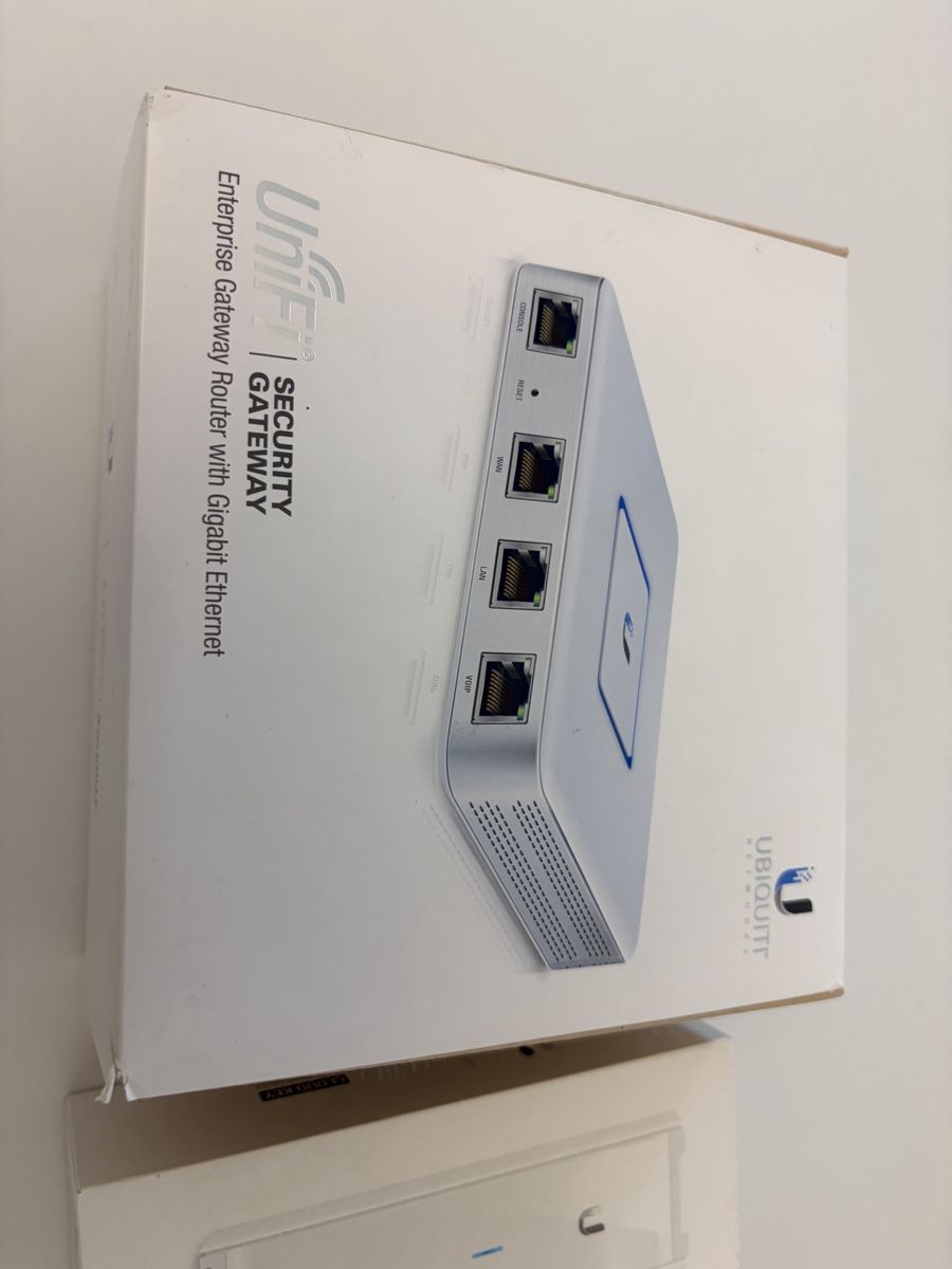 Firewall: Ubiquiti UniFi Security Gateway USG Cloud Key – Gebraucht aus Herrliberg von Julianopie 4