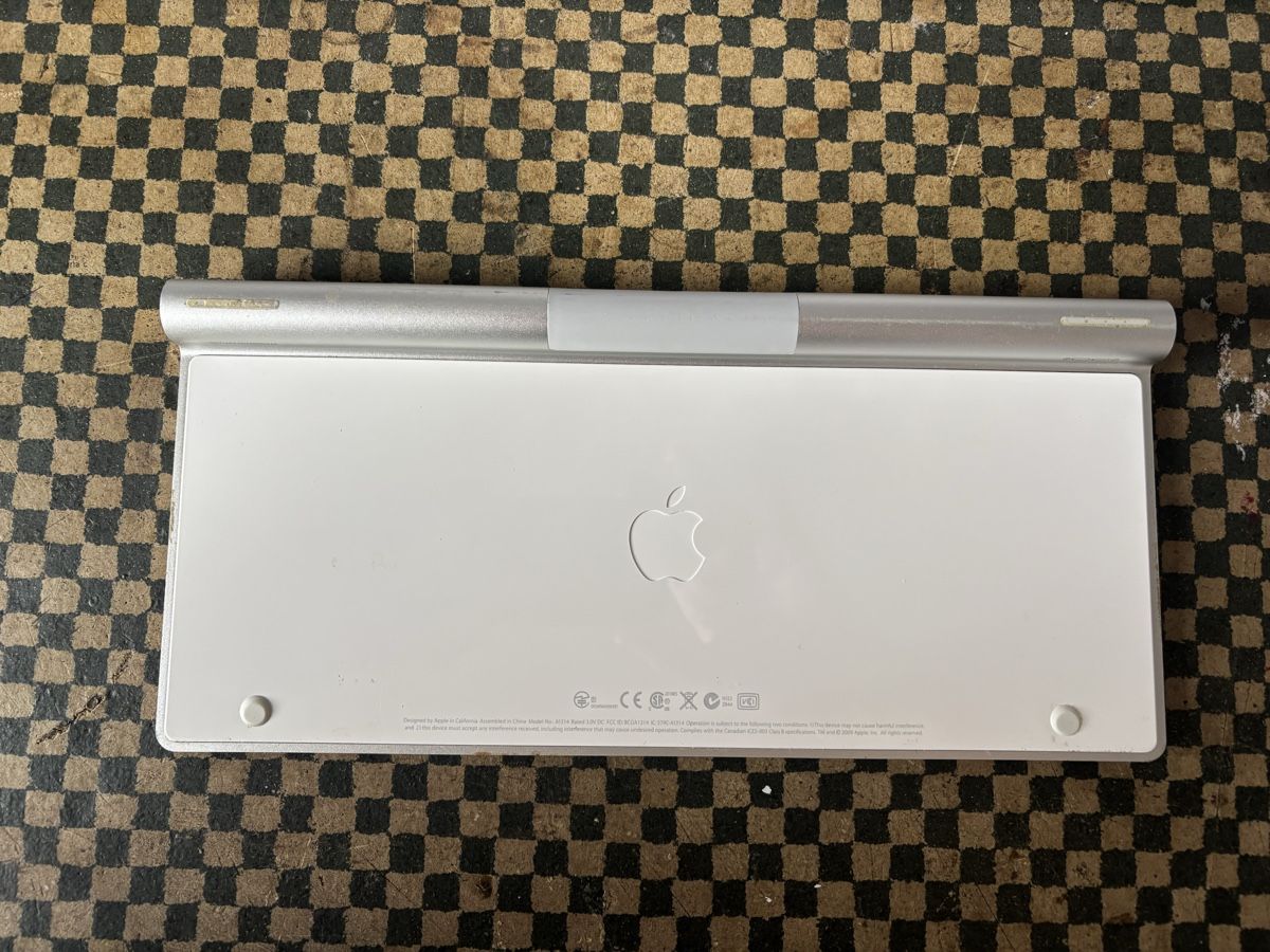 Apple Tastaturen: Apple Wireless Keyboard and Mouse weiss – Gebraucht aus Triesenberg von gernewieder9497 2