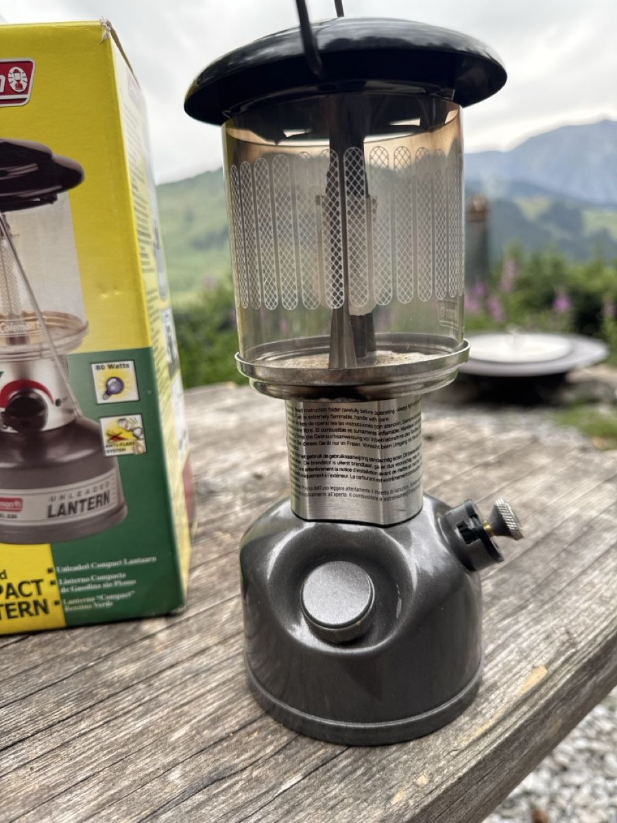 Laternen: Coleman 226A 700E Unleaded Compact Lantern neuwertig – Neu (gemäss Beschreibung) aus Münchenstein von flopaddict69 1