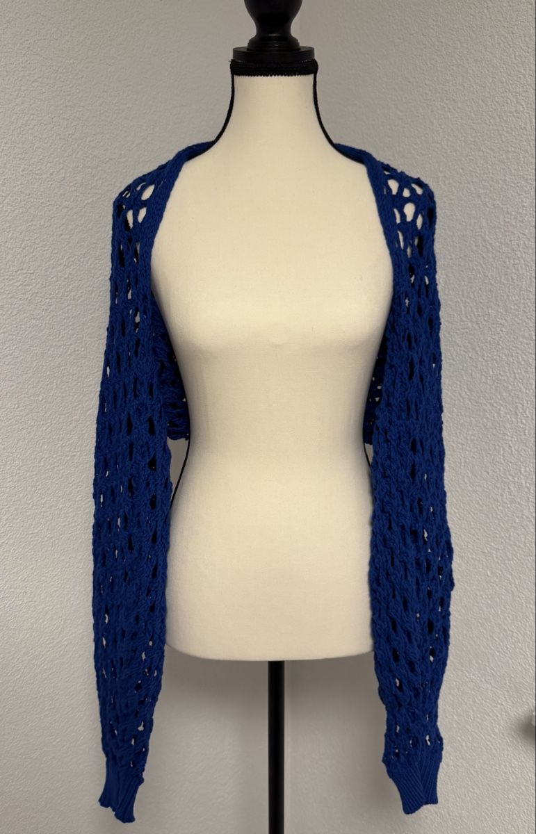 Pullover & Sweatshirts: Blauer Häkel-Cardigan – Gebraucht aus Rorschach von Tara234 2