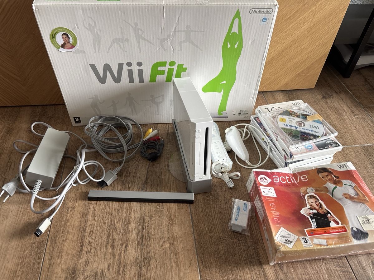 Nintendo Consoles: Grosses Nintendo Wii Fit Bundle – D'occasion à Wattwil par xxanitaxx_