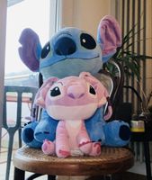 Lot de deux peluches Disney Stitch et Angel très bon état