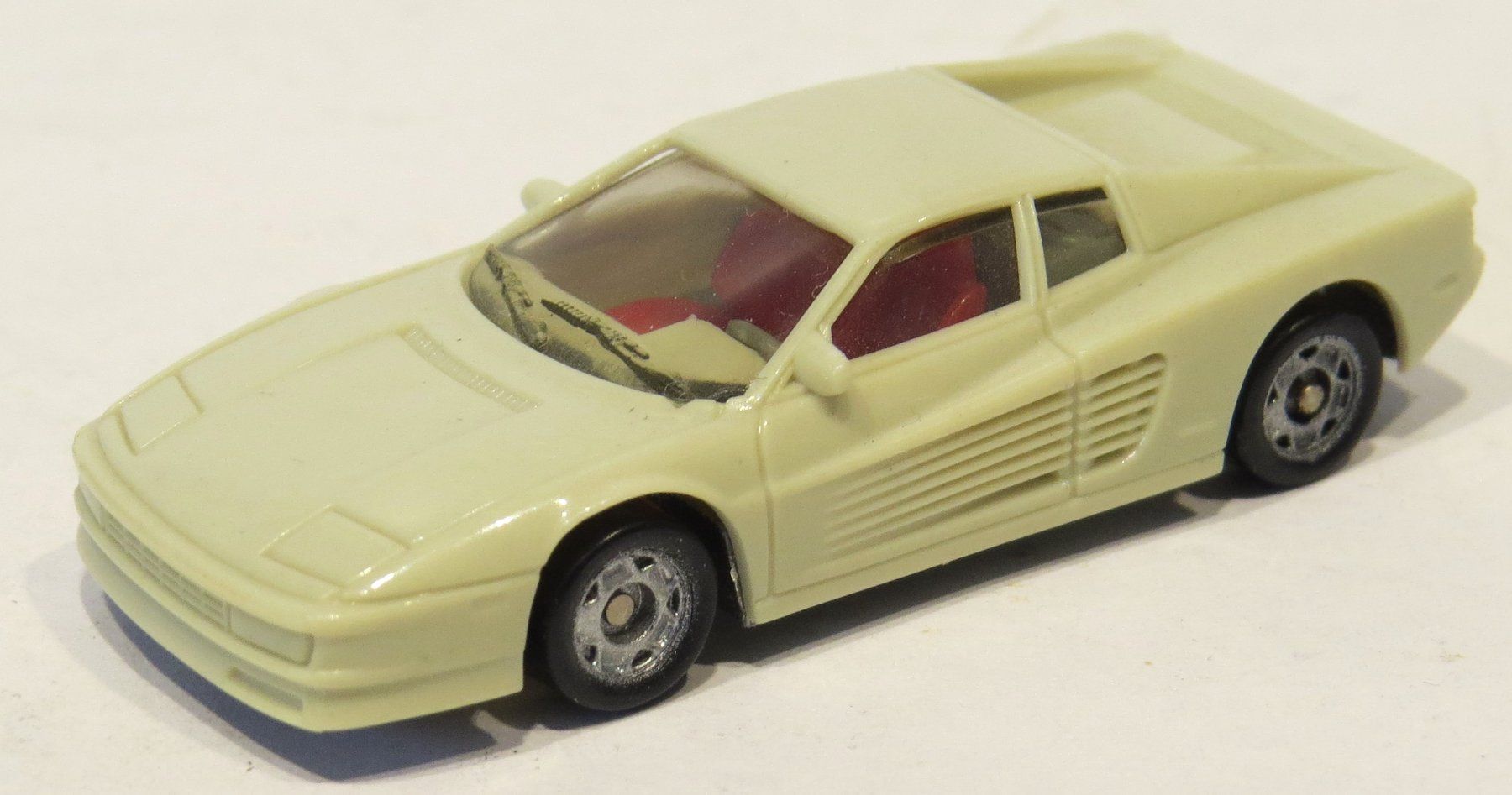 Ferrari Modellini d'auto: 1:87 Ferrari Testarossa von Monogram – Nuovo e nell'imballaggio originale da Ettingen venduto da campione_1