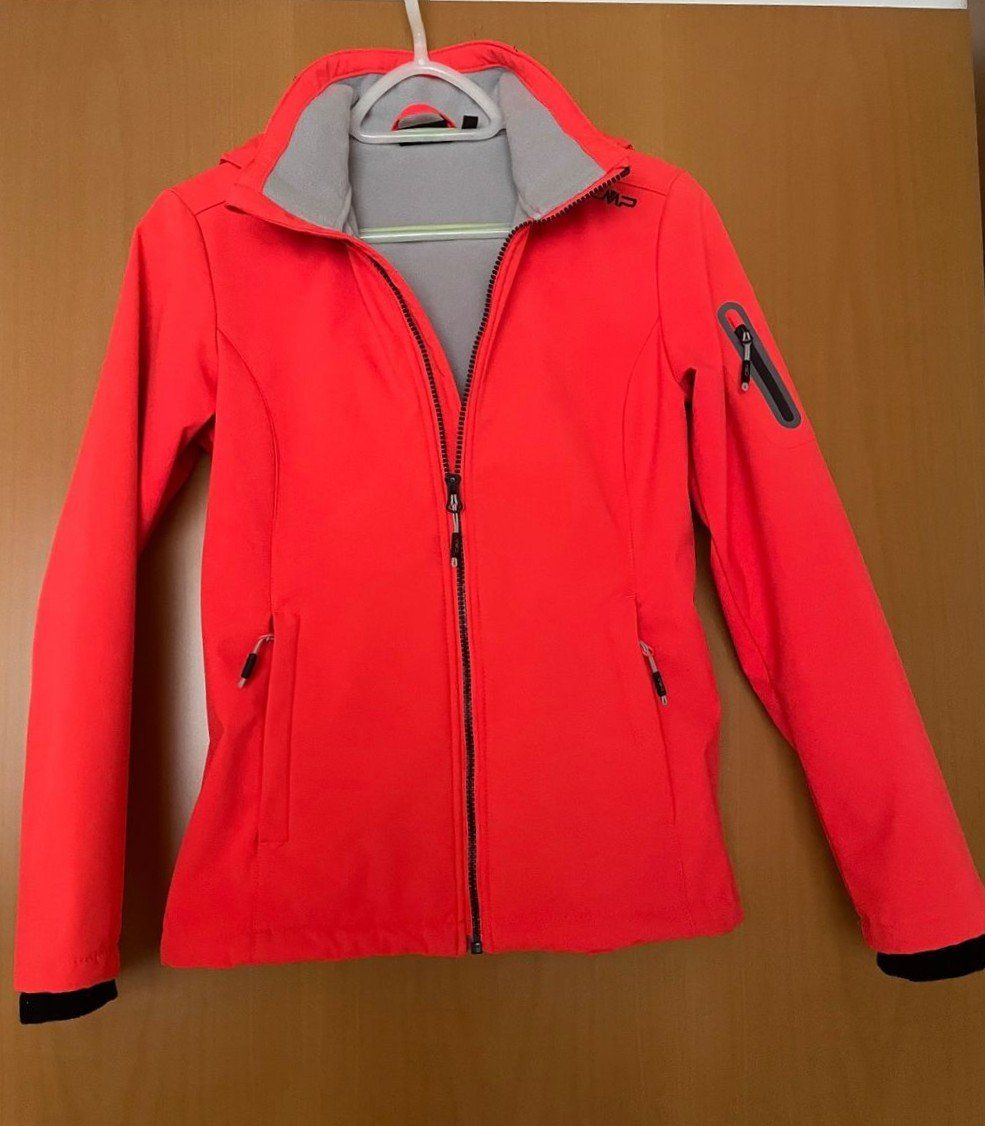 CMP Giacche: Softshell Jacke CMP Gr. S mit abnehmbarer Kapuze – Usato da Affoltern am Albis venduto da Blackrhythm 3