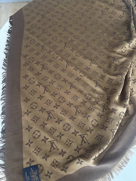 Foulards, Tücher & Schals: Écharpe Louis Vuitton  – Gebraucht aus Sion von Mourgoux 2