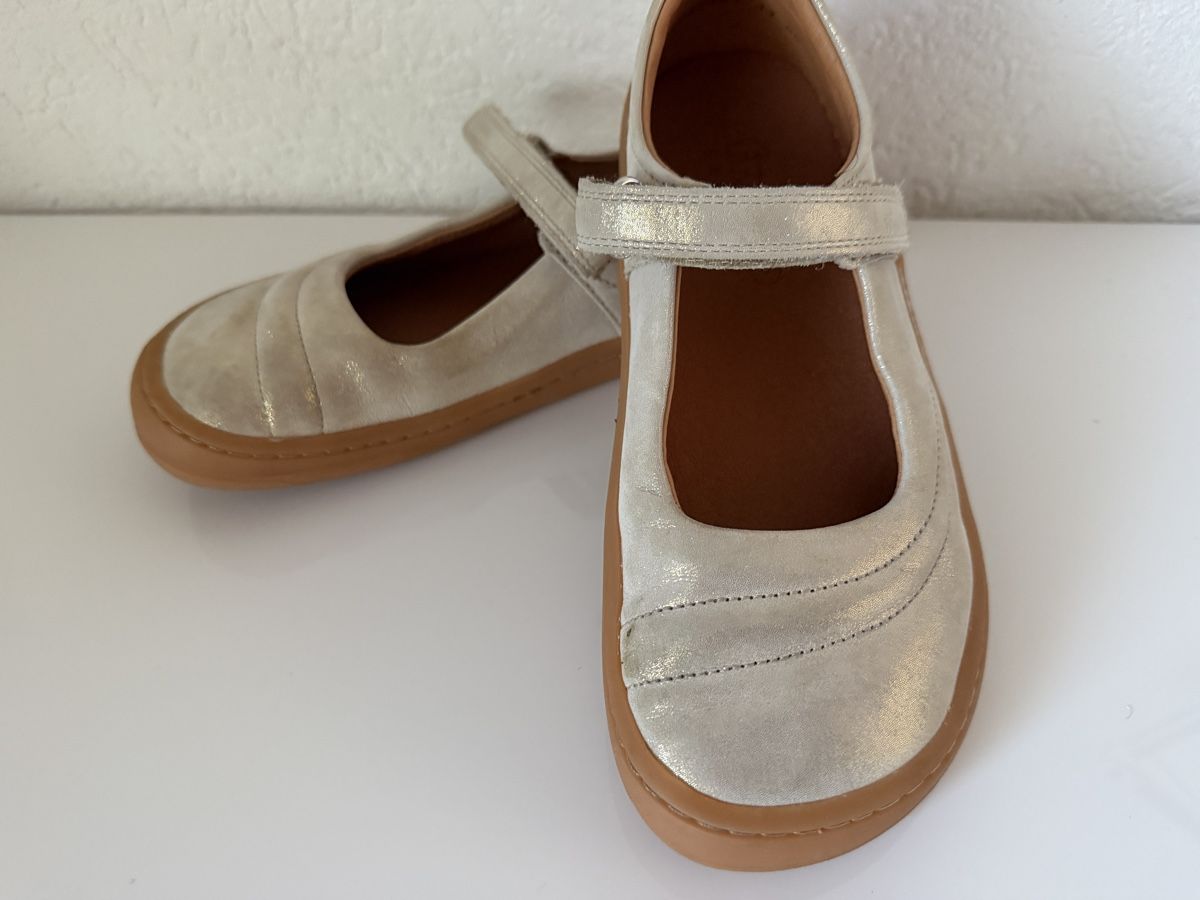 Froddo Scarpe per ragazze: Chaussures Froddo barefoot taille 33 – Usato da Savagnier venduto da aninka06 1