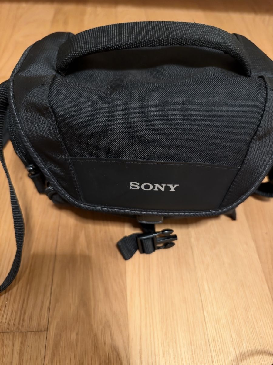 Sony Kamera: Sony A6400 + 2 Sony Objektive + Sony  Tasche – Neu (gemäss Beschreibung) aus Thalwil von dandumitru77 2