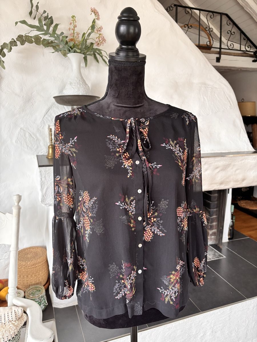 Camicette: Schwarze Damenbluse mit floralem Muster S – Usato da Arbon venduto da Langbretterer