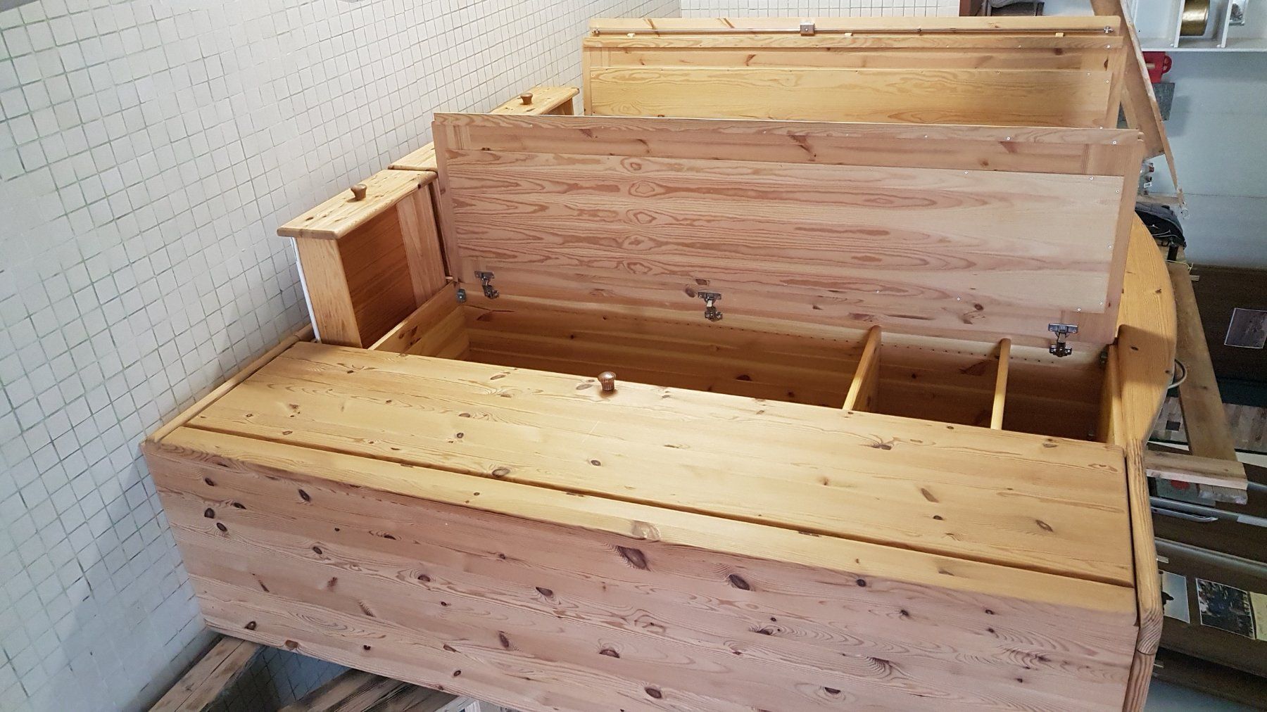 Armadi: Kasten Massivholz – Usato da Winkel venduto da Andy599 5