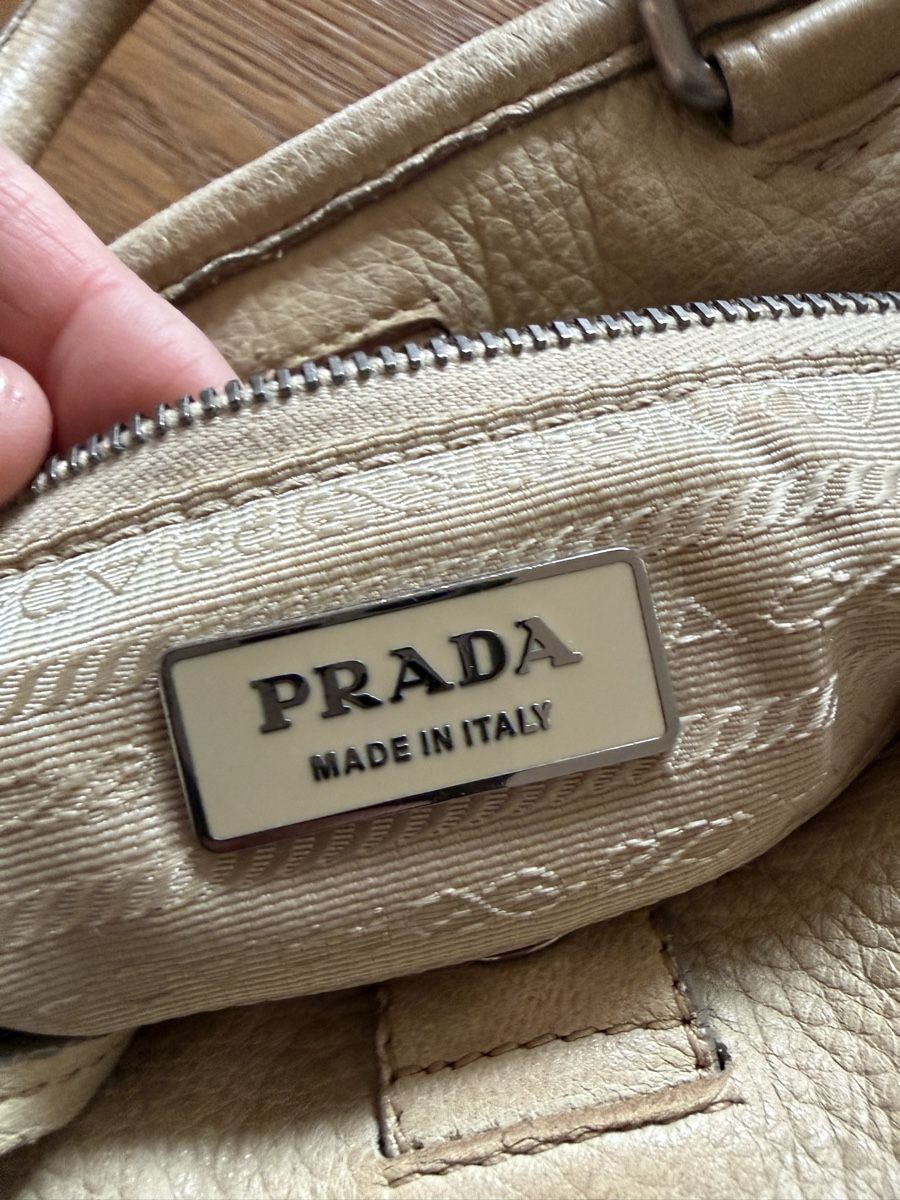 Prada Taschen für Damen: PRADA Schultertasche – Gebraucht aus Lenzerheide/Lai von heyhorsey 2