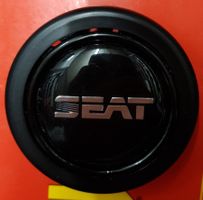 Momo Hupenknopf mit Seat Logo