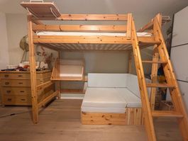 Robustes Kiefernholz-Hochbett mit Sofa & Schreibtisch