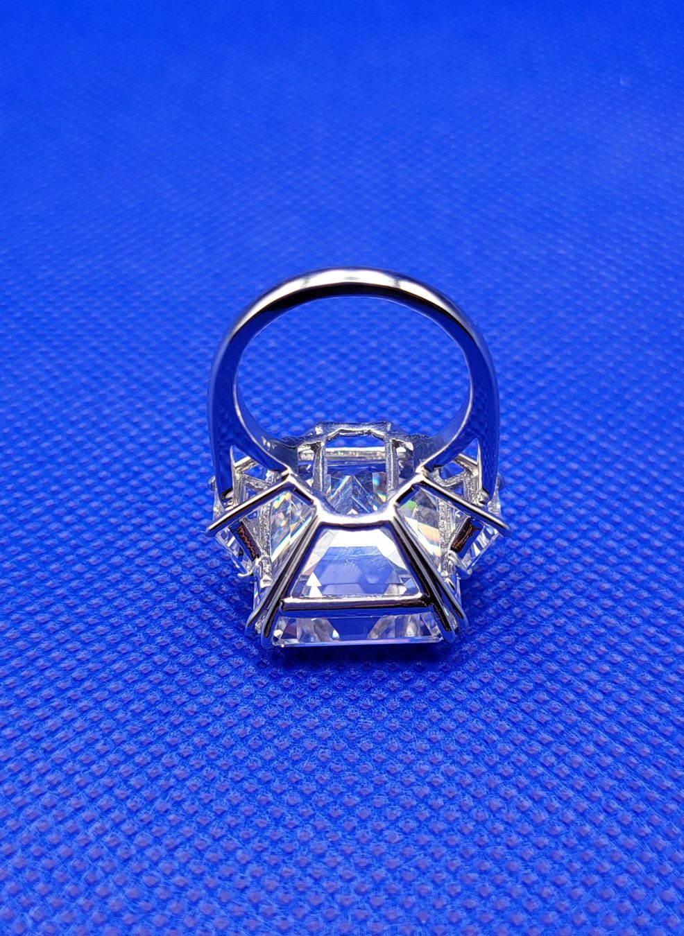 Ringe: Massiv 585 Weiss Gold Ring Mit Steine – Gebraucht aus Wald ZH von Aniade 8