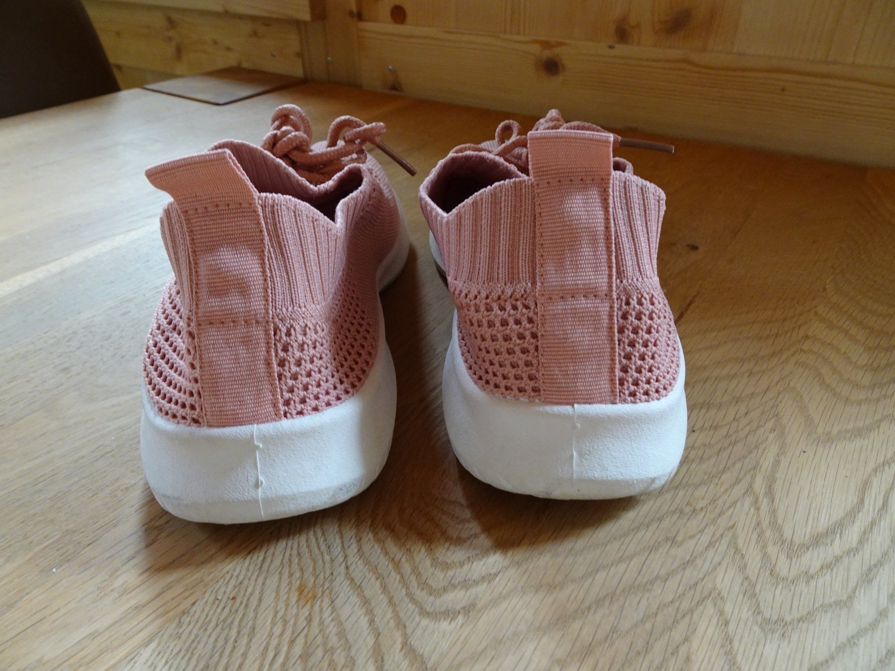Scarpe da donna: Altrosa Sneaker von Chicorée Gr. 36 - 260297 – Usato da Küssnacht am Rigi venduto da Schuhe-Secondhand 1