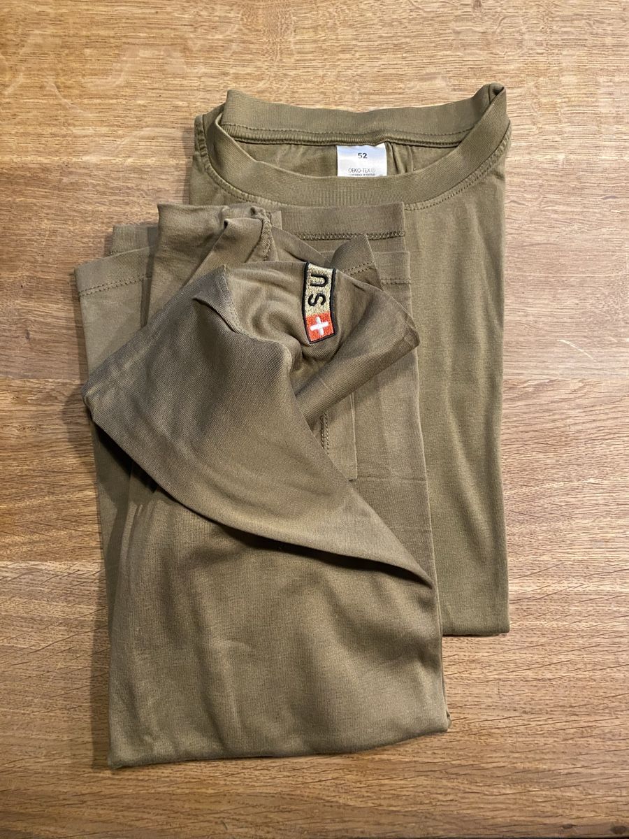 Schweizer Armee T-shirt: T-Shirt Schweizer Armee, Größe 52 – Usato da Müllheim Dorf venduto da chol7 1