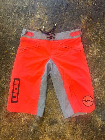 Ion Damen Bike Shorts Gr. S NEU