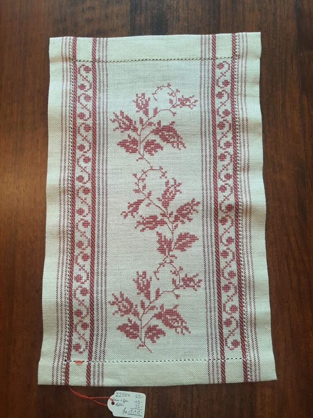 Tutte le decorazioni: Bündner Stickerei – Nuovo e nell'imballaggio originale da Rickenbach BL venduto da Oktober68