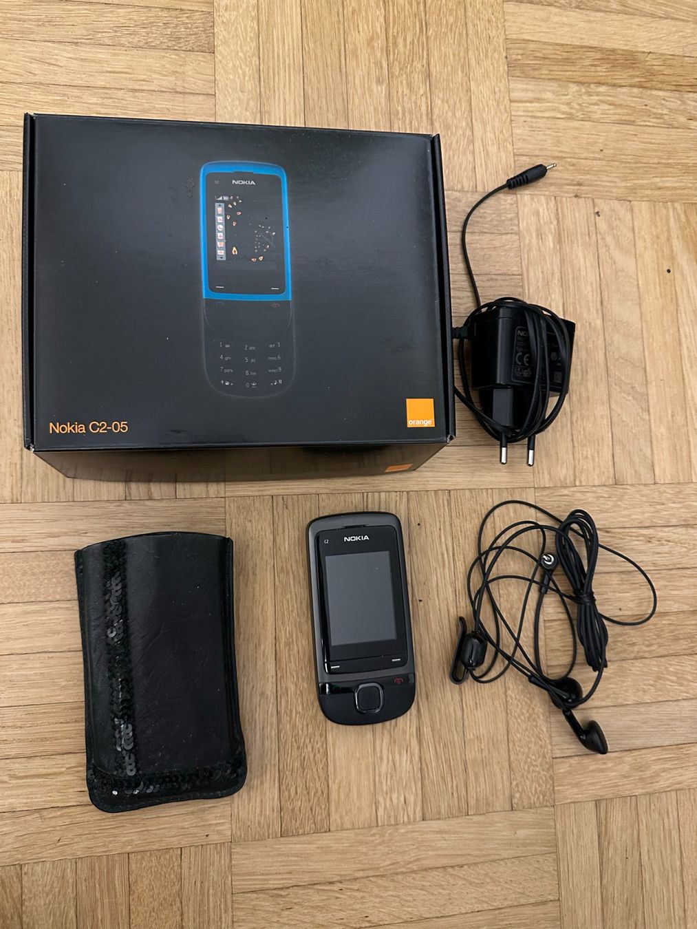 Nokia C2-05 Orange, Téléphone portable vintage avec chargeur (D ...