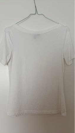White short sleeve t-shirt size S used condition