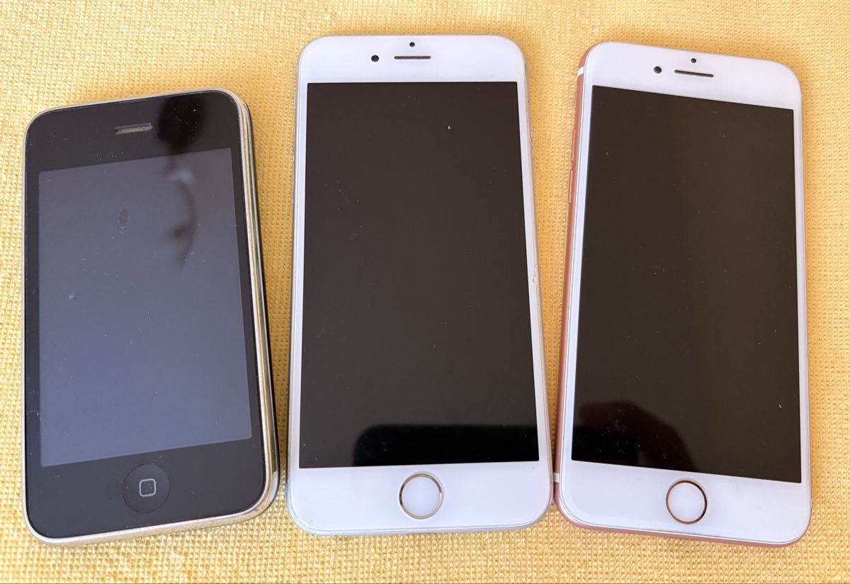 Apple Handys / Smartphones: I phone 3 Stk.  – Gebraucht aus Oberengstringen von Bfzsmr