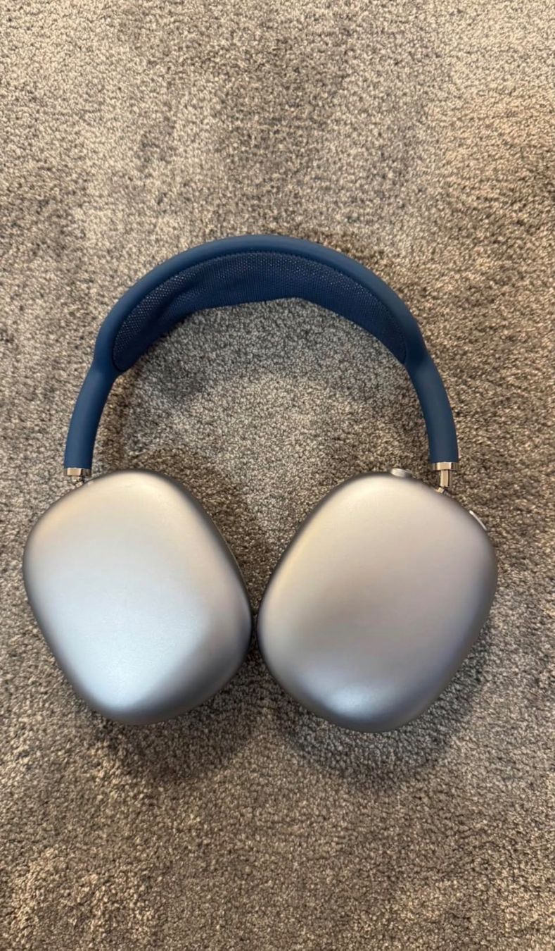 Apple Cuffie: Casque Apple AirPods Max bleu  bon état – Usato da Villeneuve VD venduto da lar_8jtd 1