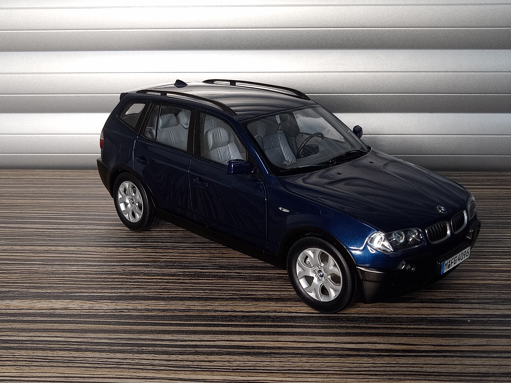 Kyosho Modellautos: BMW X3 dunkelblau von Kyosho – Gebraucht aus Reiden von Zofi-Brocki