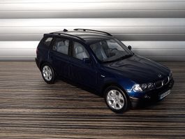 BMW X3 dunkelblau von Kyosho