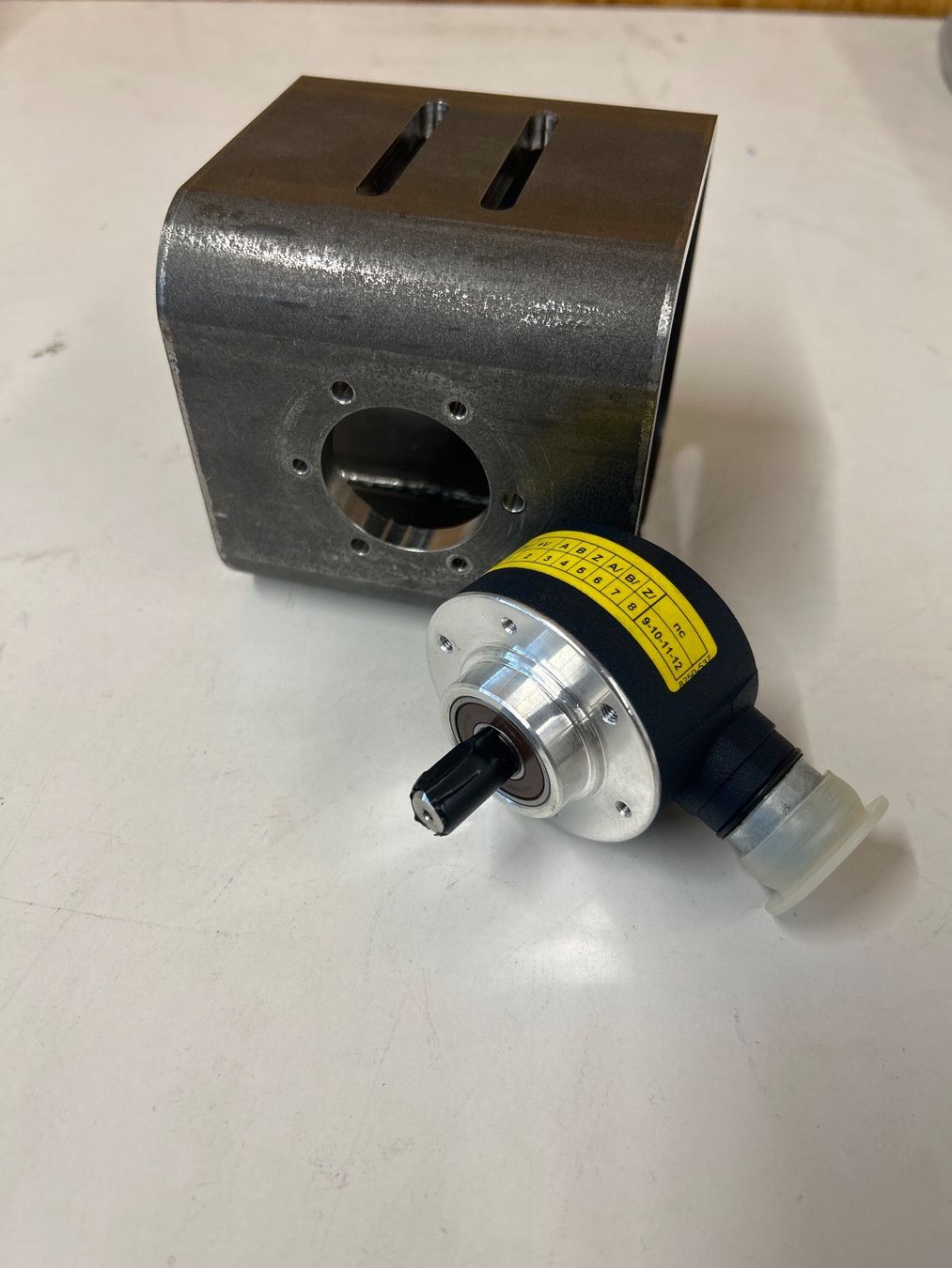 Componenti elettronici: Bei Sensors Encoders DSM5H – Usato da Schupfart venduto da philippb06 1