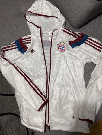 Adidas FC Bayern Regenjacke, Grösse S, Top Zustand!