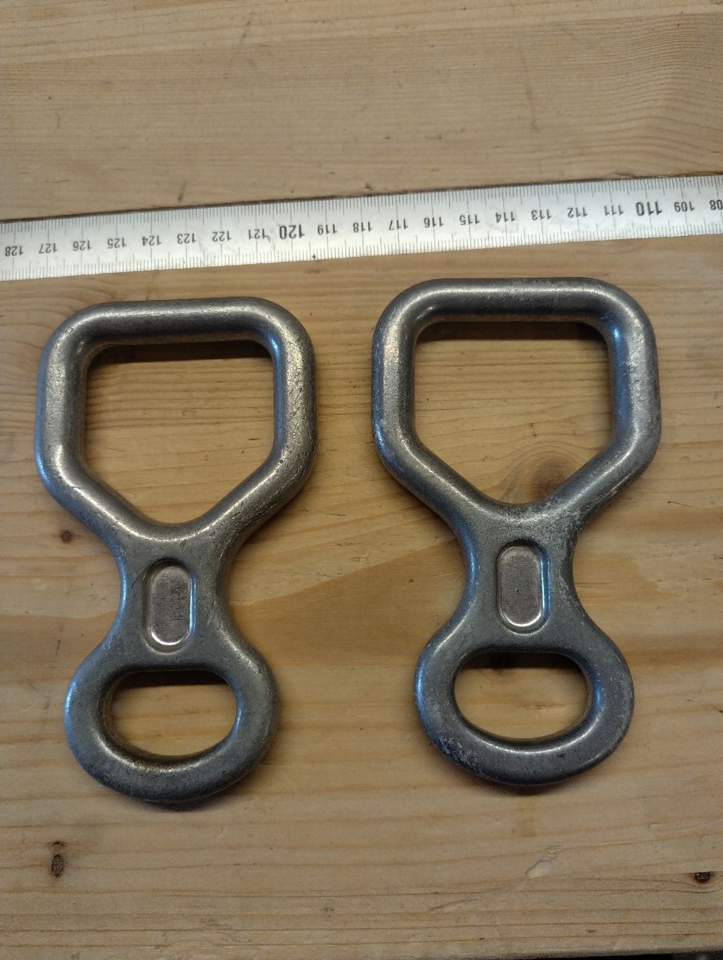 Matériel de grimpe: 2x Petzl Abseilachter – D'occasion à Buchackern par flubua 1