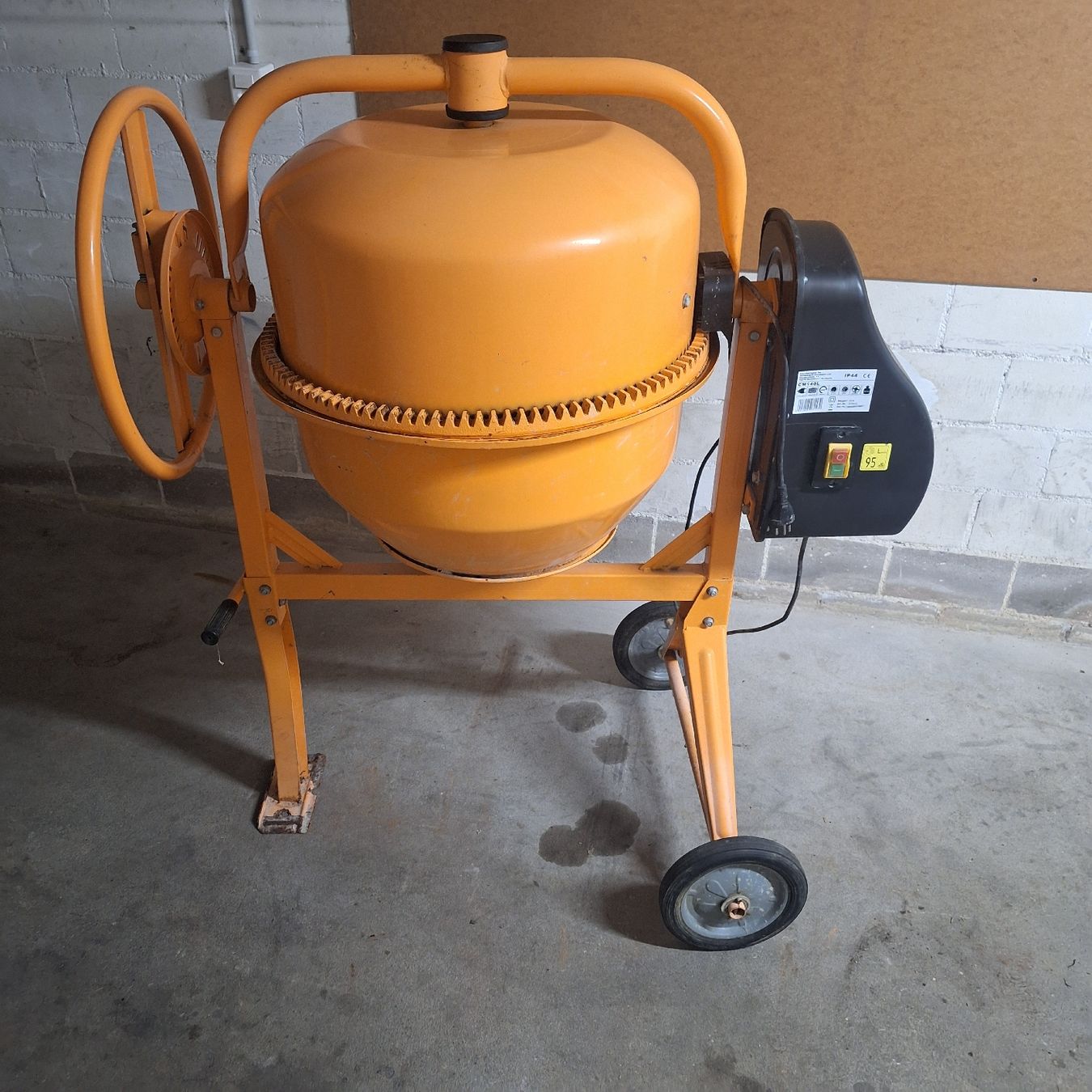 Toutes les machines: Betonmischer  – D'occasion à Winterthur par v-t88 2