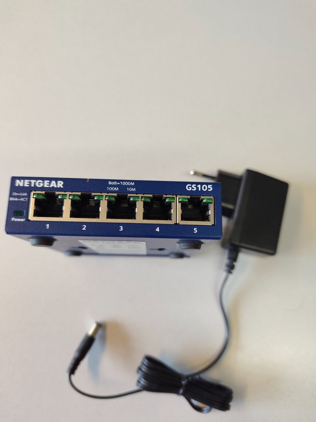 Hub & Switch: Switch Netgear GS105 – Usato da Bern venduto da Swt0 1