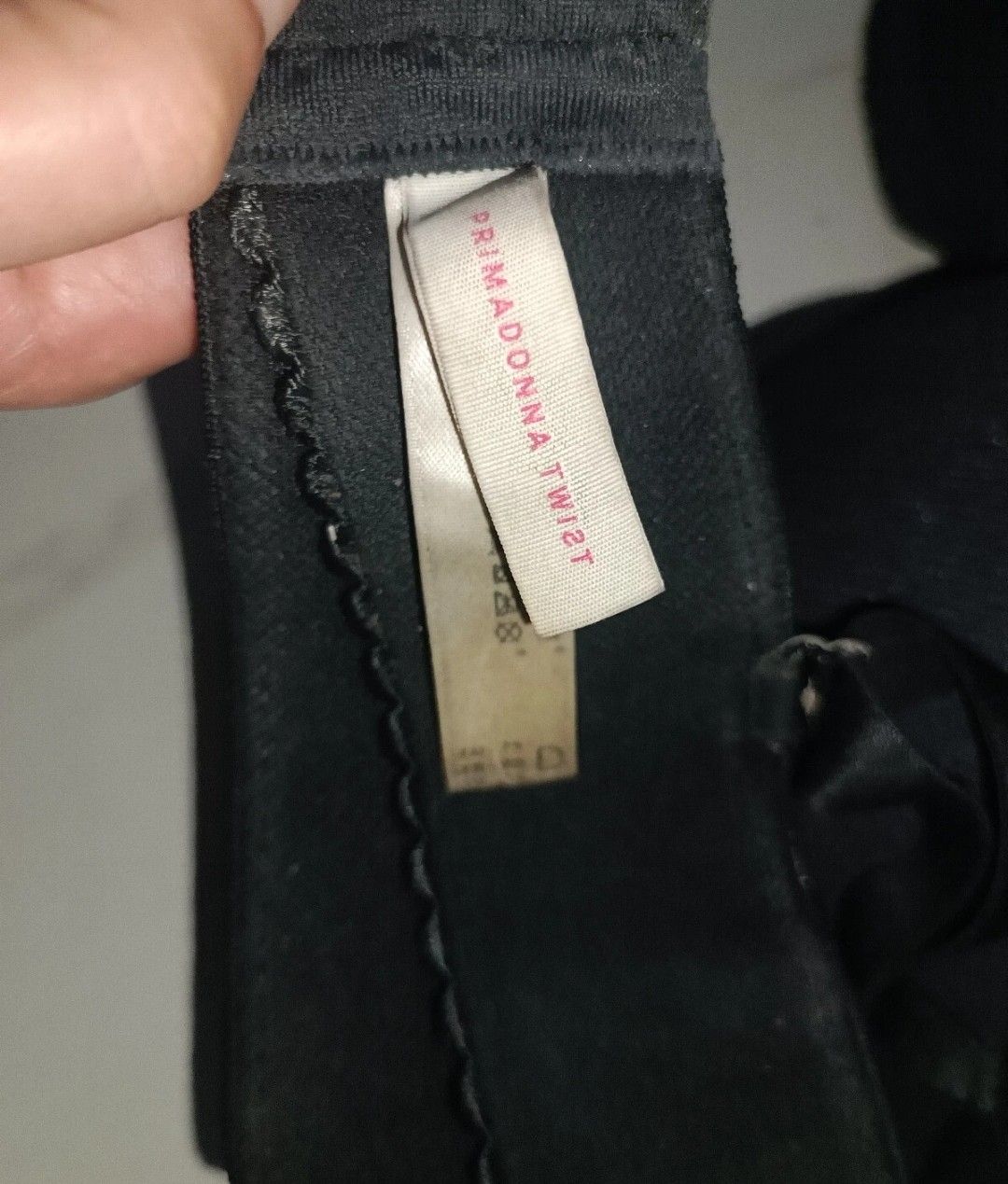 Altra biancheria intima: PRIMA DONNA TWIST Bügel-BH  75 D  – Usato da Liestal venduto da Mas-Y-Mas 2
