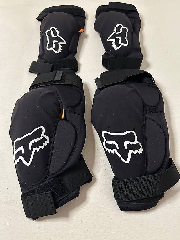 Protezioni & Imbottiture: Ginocchiere Fox Launch D3O, taglia L – Usato da Lugaggia venduto da eri_bf2l 1