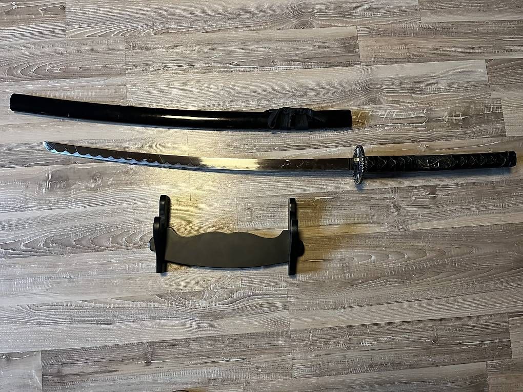 Internationale Kunst: Katana de Hiro Nakamura - HEROES avec support mural – Gebraucht aus Blonay von rou_vr7k 4