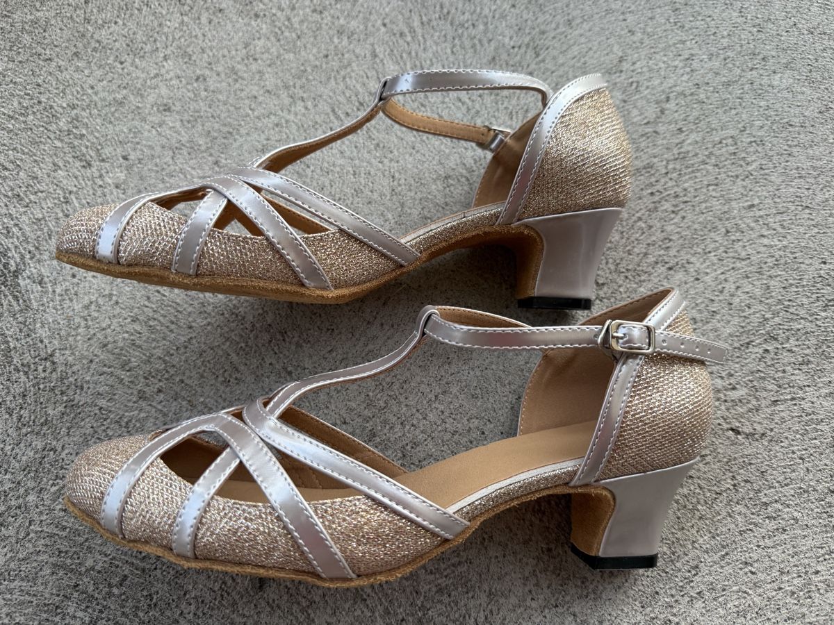 Scarpe da donna: Tanzschuhe neu, originalverpackt – Nuovo e nell'imballaggio originale da Dübendorf venduto da Mari90 2