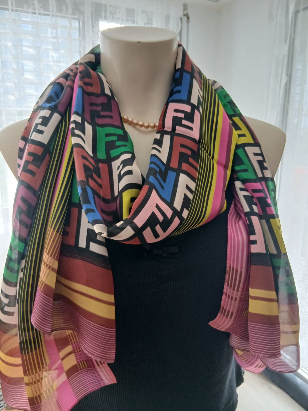 Foulard & Sciarpe: Seidenschal Neu – Nuovo e nell'imballaggio originale da St. Gallen venduto da afr_gc59