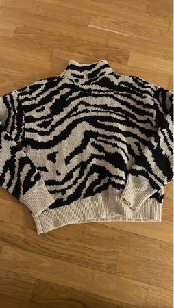 Trendiger Strickpullover mit Zebra-Muster, Grösse M/L