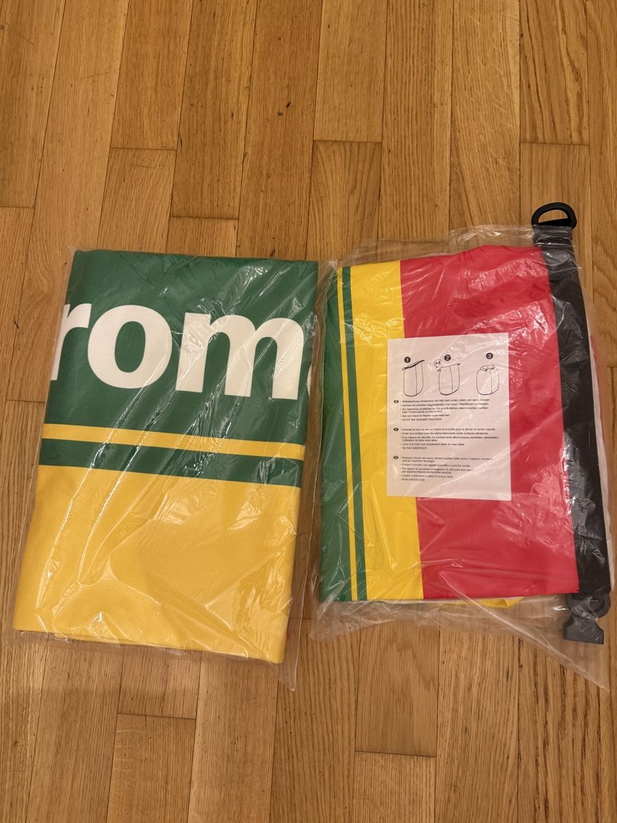 Sacs: Aromat Schwimmsack & Badetuch  – Neuf avec emballage d'origine à basel par mucki82 1