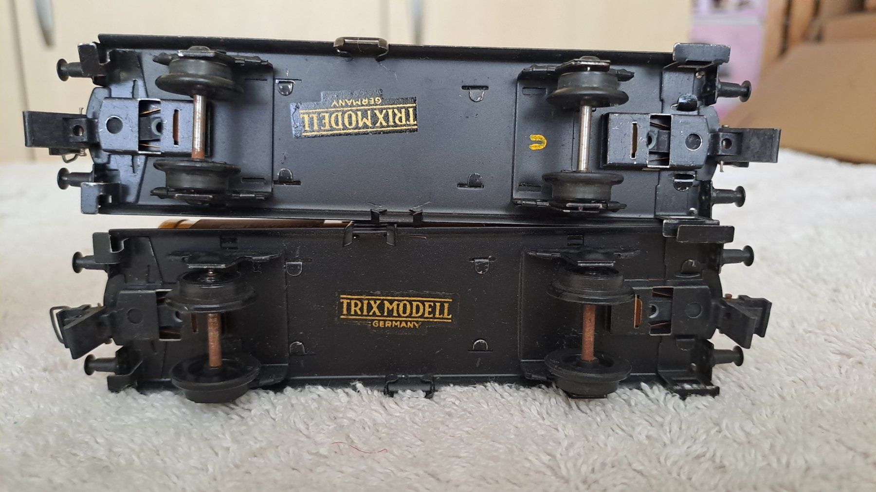 Trix Modellini di ferrovie: Trix Express 4 DB Shell Tankwagen H0 GL/14 – Usato da Winterthur venduto da Riebeli333 5